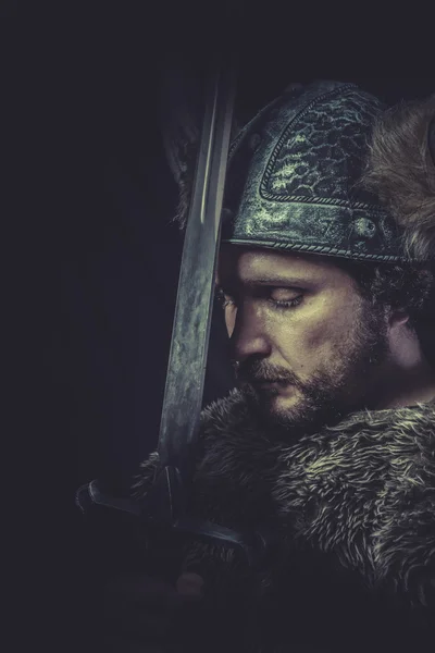 Вікінговий воїн з мечем — стокове фото