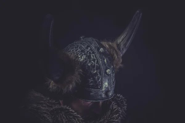 Viking πολεμιστής με ένα τεράστιο σπαθί — Φωτογραφία Αρχείου