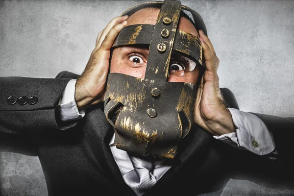 Demir maskeli adam tehlikeli iş — Stok fotoğraf