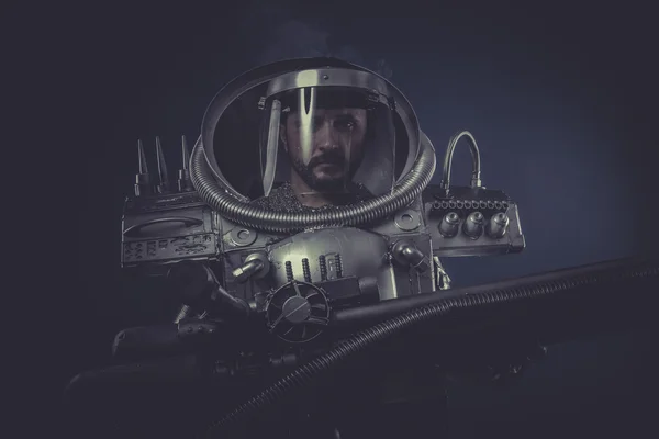 Spaceman i silver rustning — Stockfoto