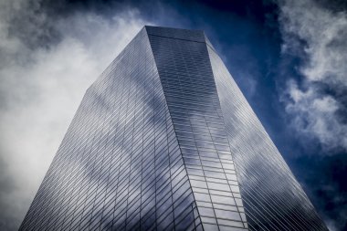 Cam cepheli gökdelen