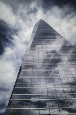 Cam cepheli gökdelen