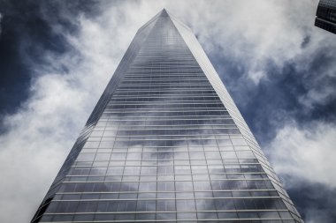 Cam cepheli gökdelen