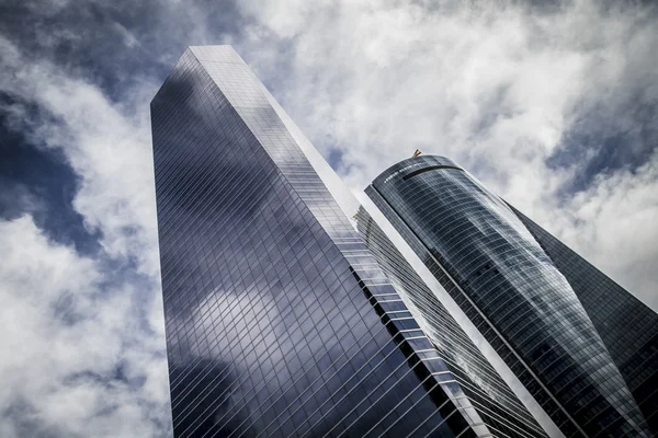 Skyscraper with glass facade — Stock Photo, Image