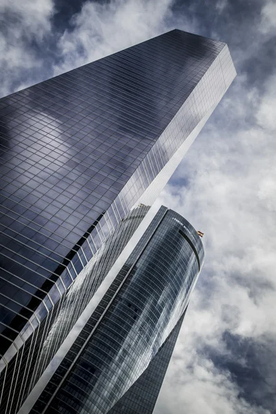 Skyscraper with glass facade — Stock Photo, Image