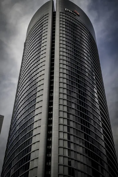 Skyscraper with glass facade — Stock Photo, Image