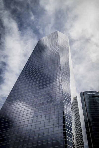 Skyscraper with glass facade — Stock Photo, Image