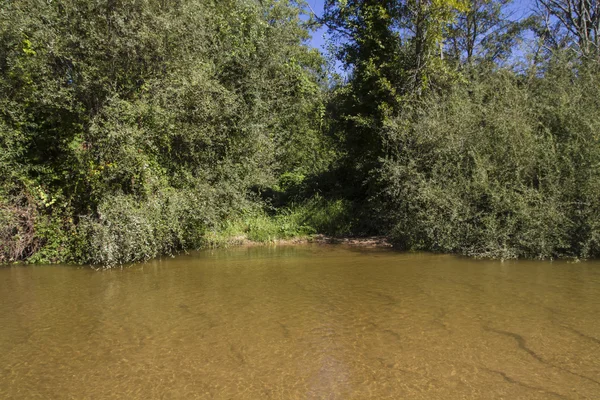 Alberche rivieroever in Toledo — Stockfoto