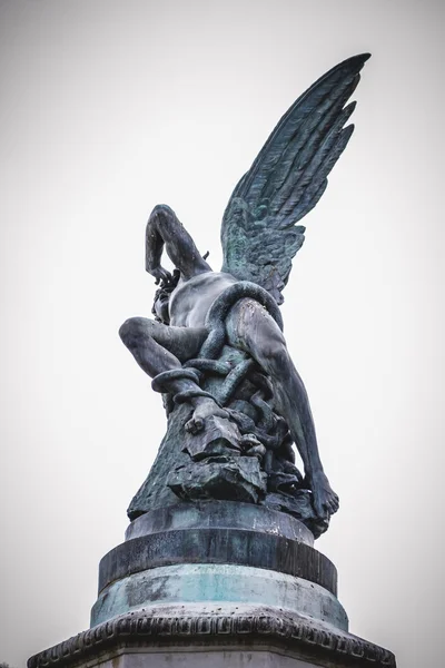 Bronze sculpture with demonic gargoyles — Stock Photo, Image