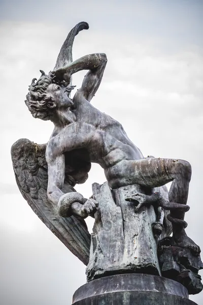 Figura do diabo, escultura de bronze — Fotografia de Stock