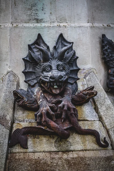 悪魔の青銅色図彫刻 — ストック写真