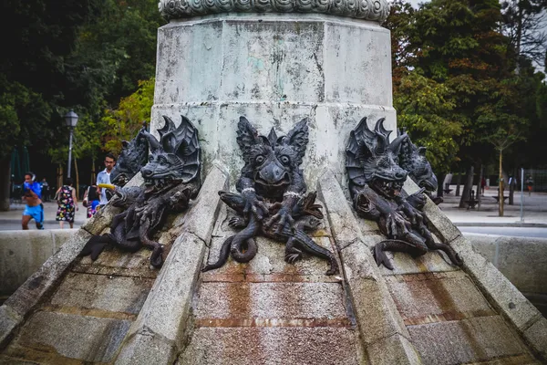 Figura do diabo, escultura de bronze — Fotografia de Stock