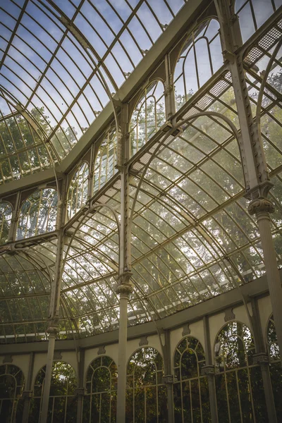 Palais de cristal dans le parc du Retiro — Photo