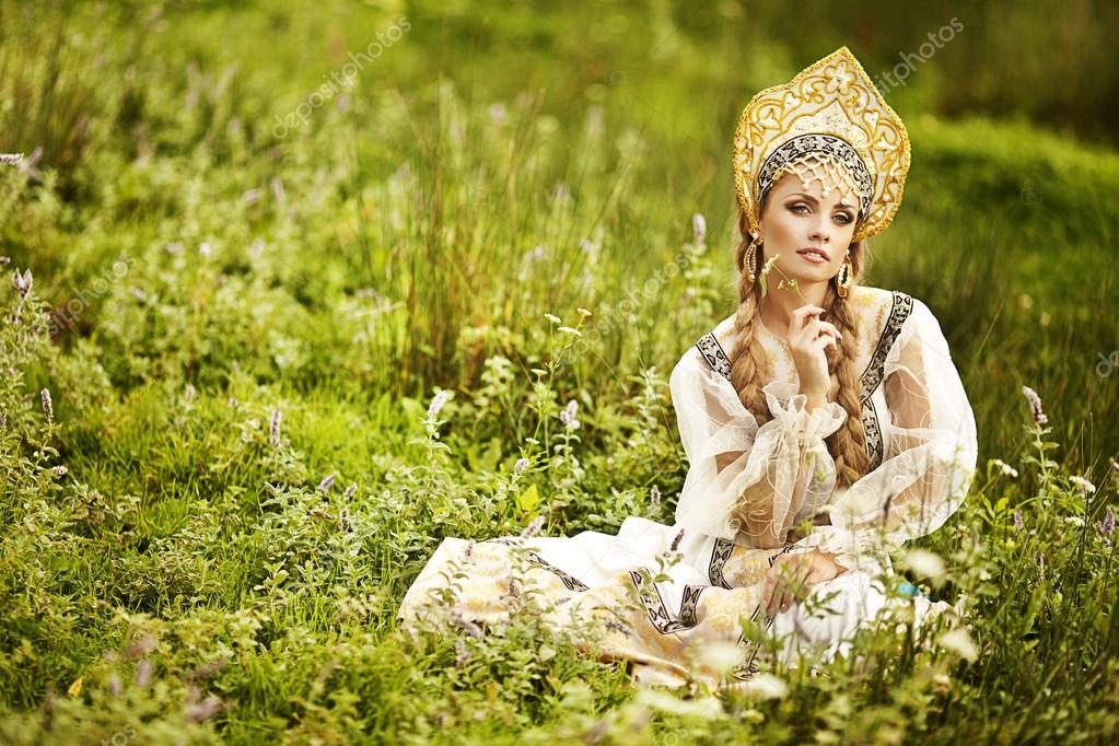 Beautiful Russian princess from a fairy tale — Stock Photo