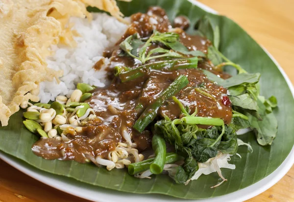 Indonesian Nasi Pecel — Zdjęcie stockowe