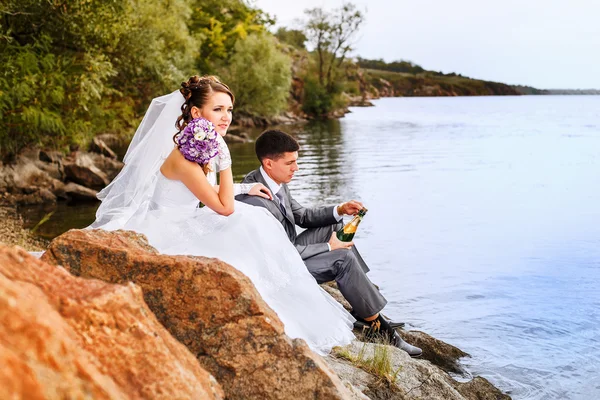 素敵な若い結婚式のカップル — ストック写真