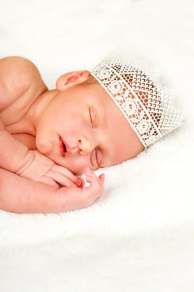 Pequeño bebé recién nacido, duerme —  Fotos de Stock