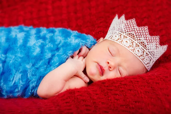 Dormir niña recién nacida — Foto de Stock