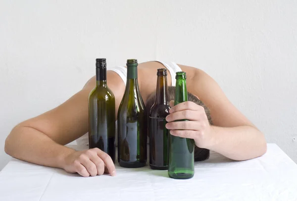 Muž s lahví — Stock fotografie