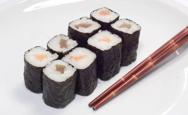 Sushi og spisepinde - Stock-foto