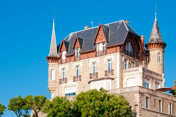 Elegant old house in Biarritz — Stock Photo, Image