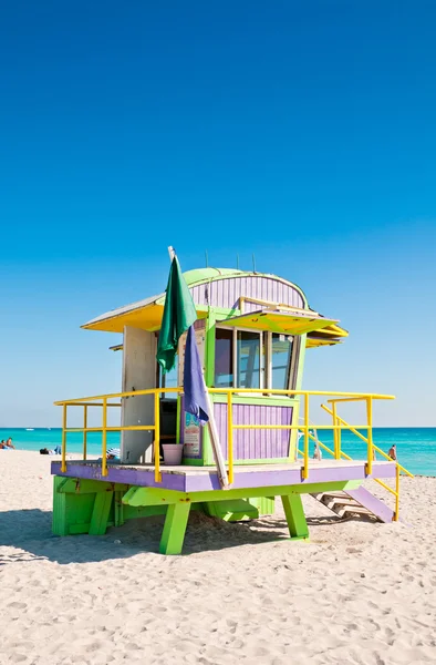 Colorful Lifeguard Tower a South Beach, Miami Beach, Florida — Foto Stock