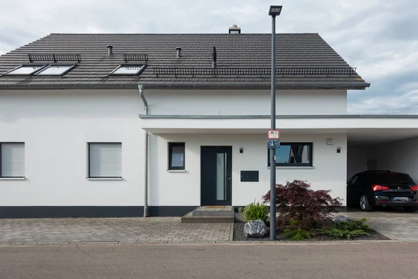 Moderne Hausfassade Süddeutschland — Stockfoto