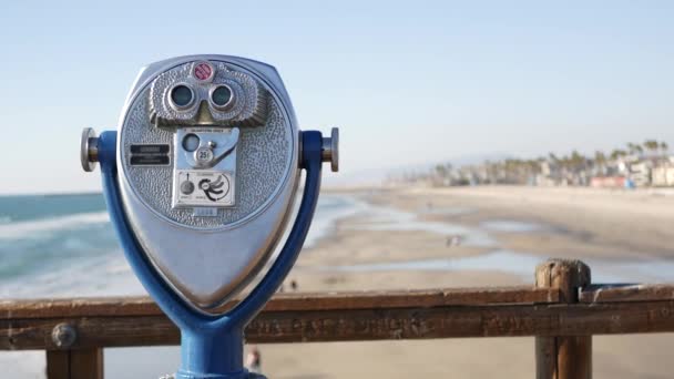 Metallic stationary observation tower viewer binoculars California pier USA. Coin operated telescope — Stock Video