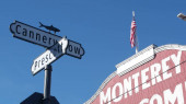 Cannery row v Monterey City California. Rybářská ulice s konzervárenskými společnostmi