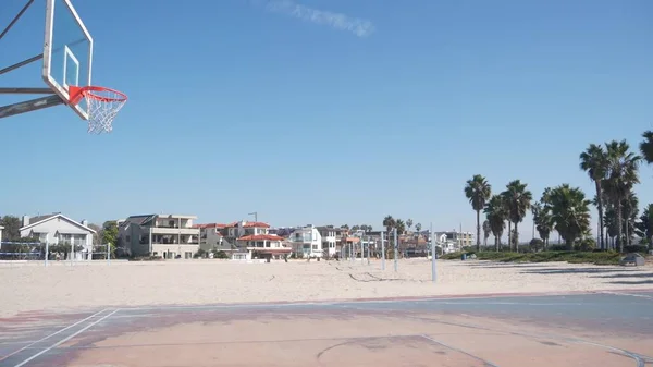 Basketball court with hoop, net and backboard for basket ball game on beach. — Stock Photo, Image