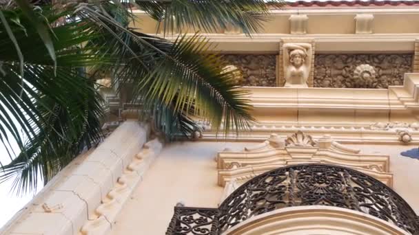 Španělská koloniální obnovovací architektura, baroko nebo rokoko, Balboa Park, San Diego — Stock video