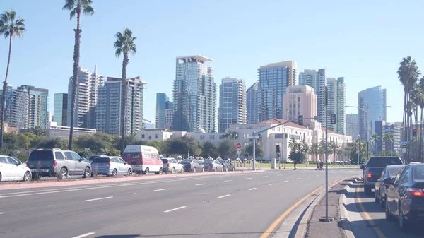 Hochhäuser in der Innenstadt, Stadtsilhouette oder Stadtbild in Kalifornien, USA. — Stockfoto