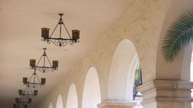 İspanyol sömürge mimarisi, kemerler ve sütunlar, San Diego Balboa Parkı