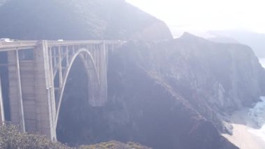 Bixby Creek Köprüsü, Pasifik kıyısı otoyolu 1, Cabrillo yolu. Kaliforniya, Big Sur.