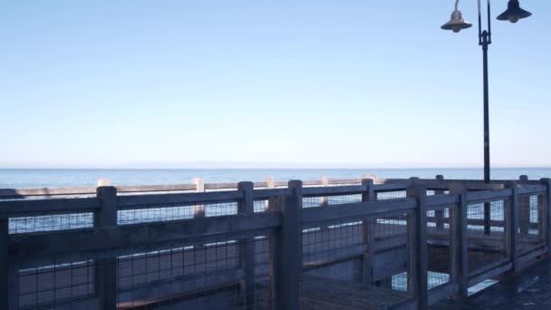 Promenade au bord de l'eau, Monterey, Californie. Promenade en bord de mer Cannery Row — Video