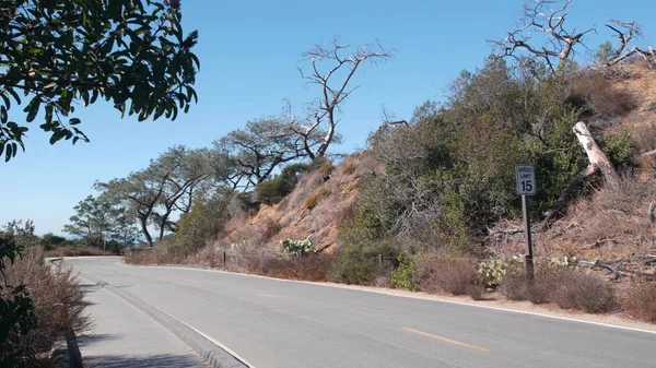 Torrey Pines State Park Road, Naturschutzgebiet für Ökotourismus, Erosion. — Stockfoto