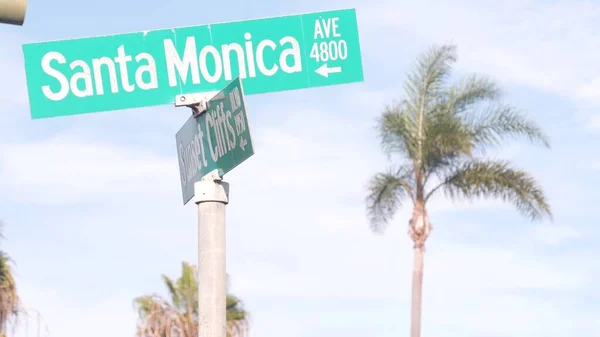 Santa Monica street road sign, California city, USA. Tourist resort, palm trees — Stock Photo, Image