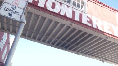 Monterey City California 'da konserve fabrikası. Konserve şirketleri olan balıkçı caddesi