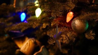 Çelenk ışıkları, Meksika Noel ağacı. Renkli etnik dekor, kış Xmas tatili ya da yeni yıl partisi. Çam, köknar ya da ladin üzerine festival dekorasyonu. Aralık gecesinde şenlikli atmosfer, Latin Amerika.