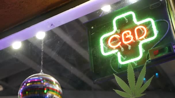 Panneau Néon Dans Magasin Fumée Légalisé Huile Cbd Cannabis Médical — Video