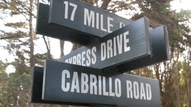 Scenic Mile Drive Wooden Road Sign Monterey Peninsula Big Sur — Vídeo de Stock