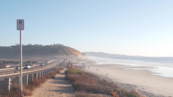 Pacific Coast Highway Torrey Pines State Beach Cars Driving Road — Vídeo de stock