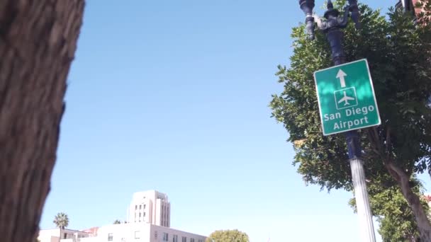 Airport Green Road Sign Direction Arrow Plane Icon San Diego — Wideo stockowe