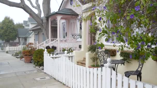 Fila Vecchie Case Stile Vittoriano Quartiere Residenziale Storico Monterey California — Video Stock