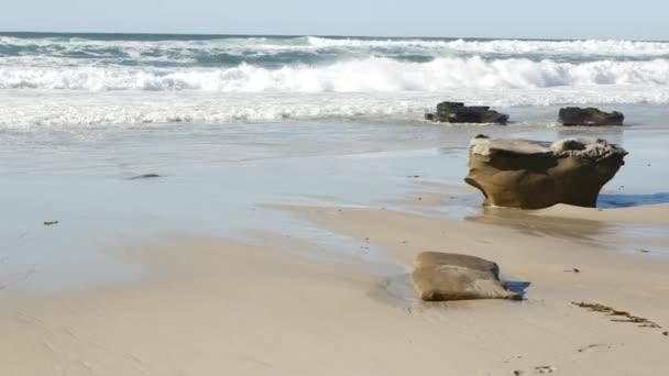 Большие Океанские Волны Разбивающиеся Пляже Берег Холла Побережье Калифорнии Сша — стоковое видео
