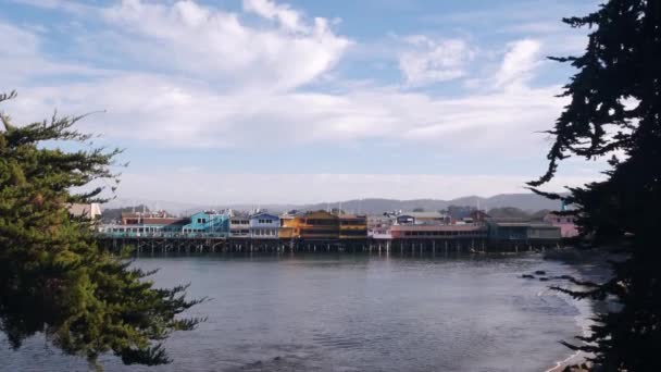 Casas Madeira Coloridas Pilhas Pilares Pilares Água Mar Oceânico Histórico — Vídeo de Stock