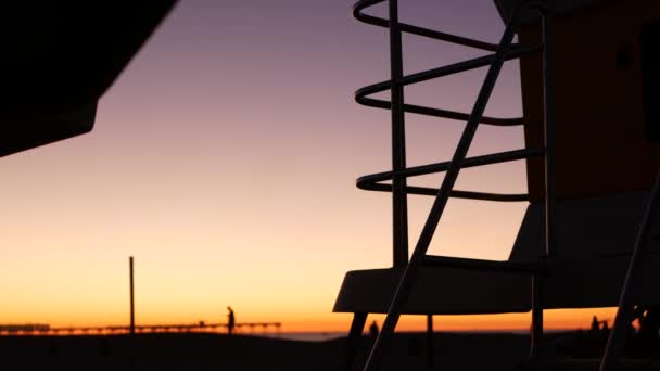 Záchranářský Stánek Chata Nebo Dům Pláži Západu Slunce Kalifornské Pobřeží — Stock video