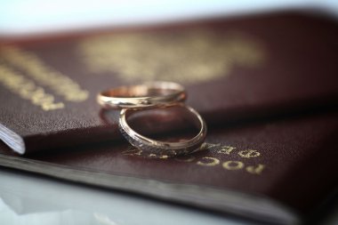 Alyans ve Rus pasaportu