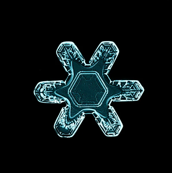 Natural Christmas snowflake on black background for design — Stock Photo, Image