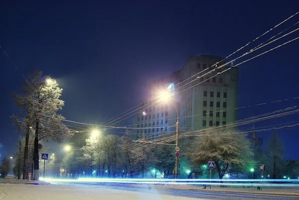 Snow in the night city — Stock Photo, Image